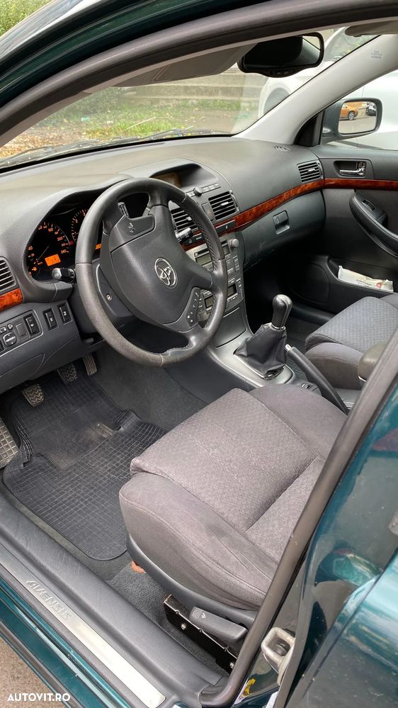 Toyota Avensis 2.0 D4D Sdn. Executive - 11
