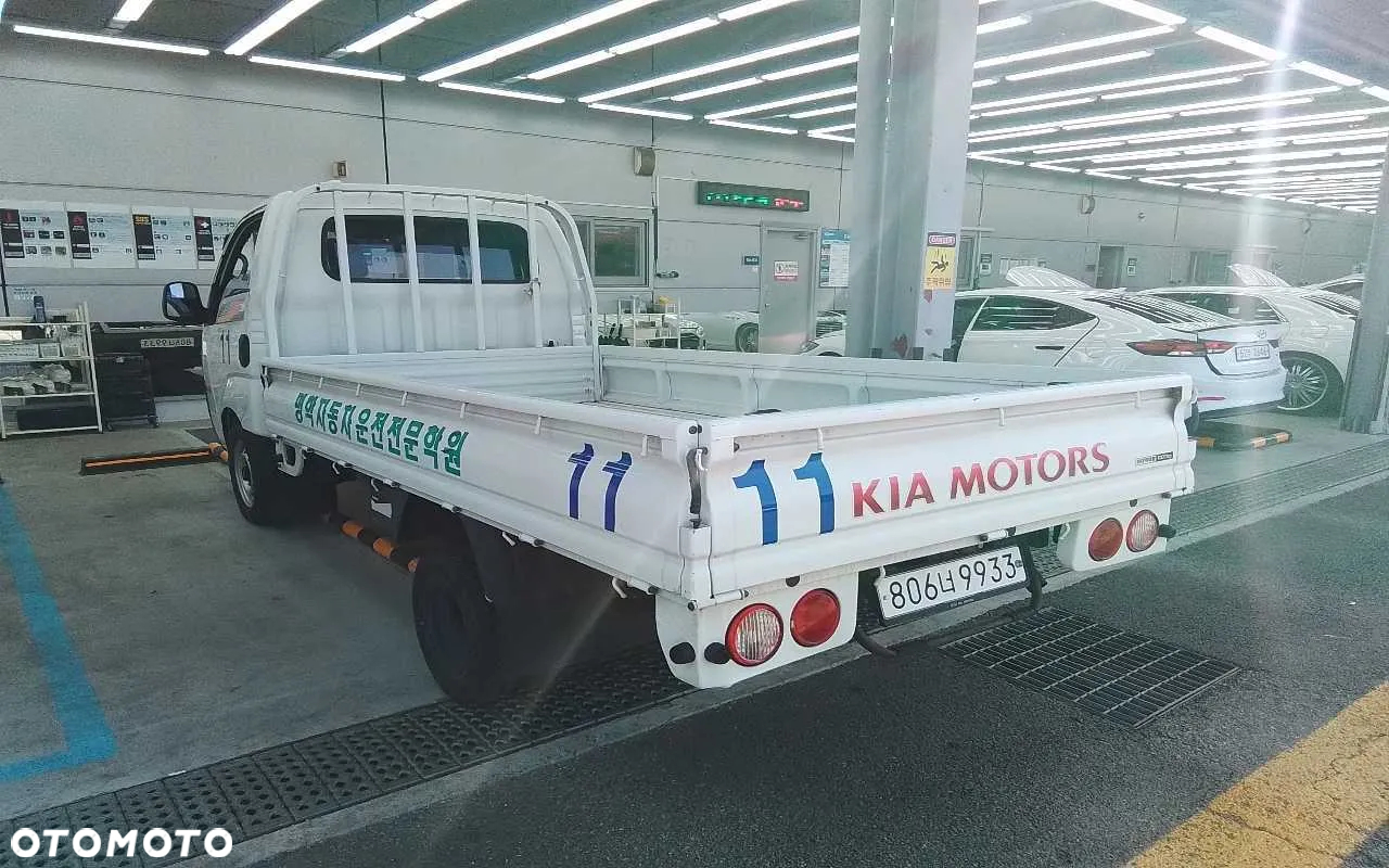 Kia K2500 - 13