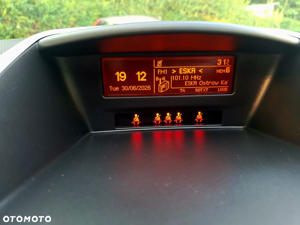 Peugeot 207 75 forever - 9