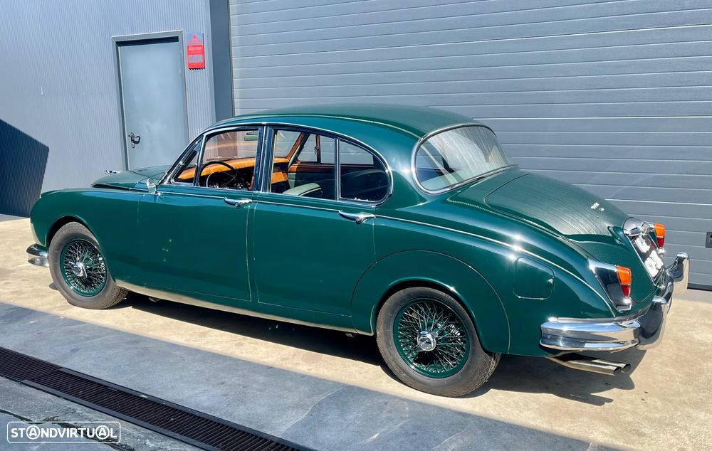Jaguar MK II - 9