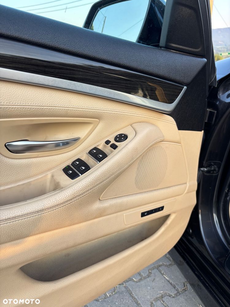 BMW Seria 5 530d xDrive Luxury Line - 11