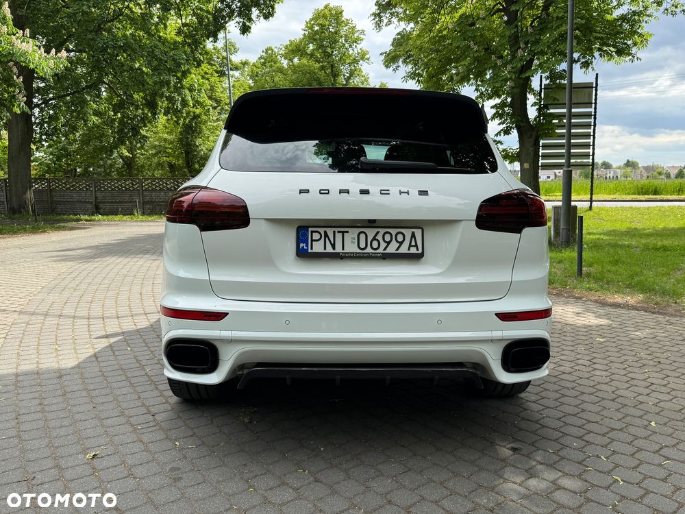 Porsche Cayenne Platinum Edition - 2