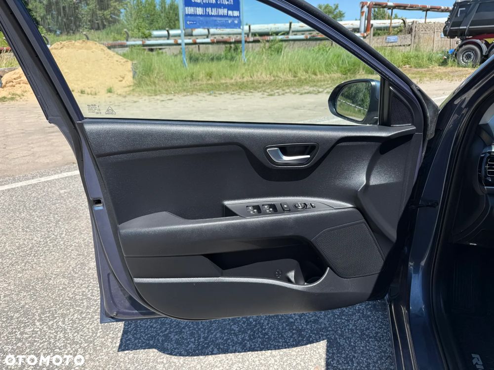 Kia Rio 1.2 Business Line - 25