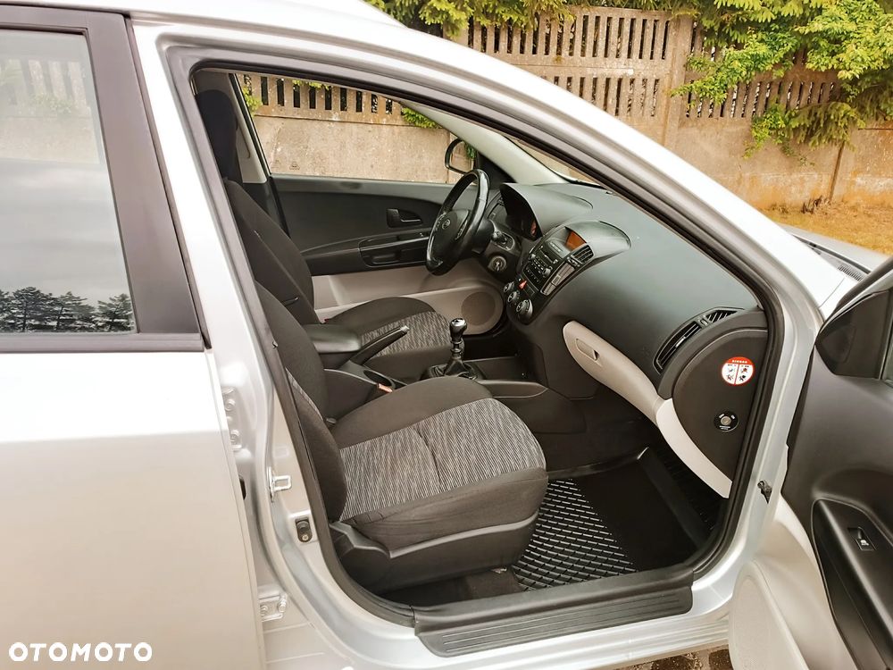 Kia Ceed 1.6 CVVT LX - 17