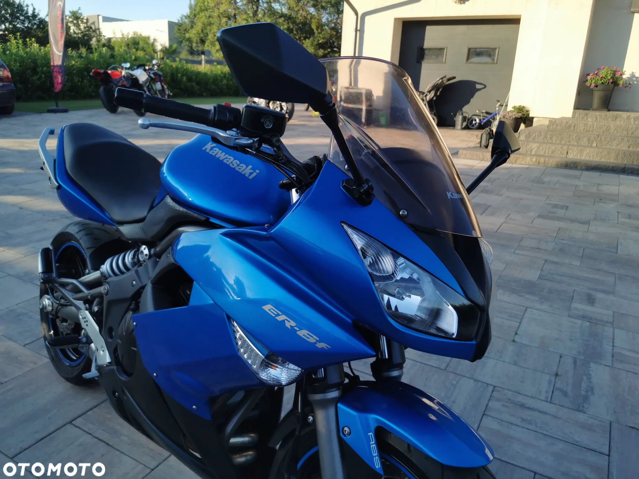 Kawasaki ER - 24