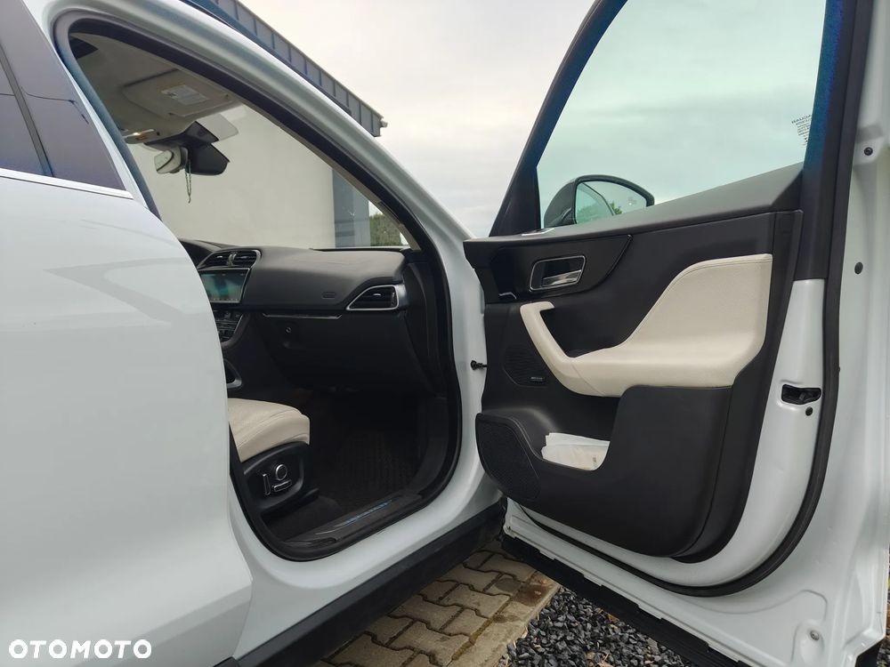 Jaguar F-Pace 25t AWD Portfolio - 5