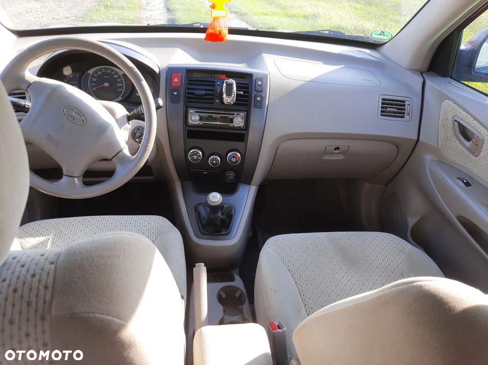 Hyundai Tucson 2.0 Comfort 2WD - 10
