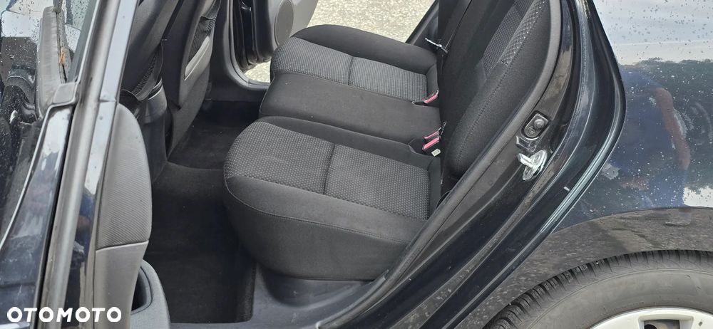 Hyundai i30 1.4 Classic + - 31