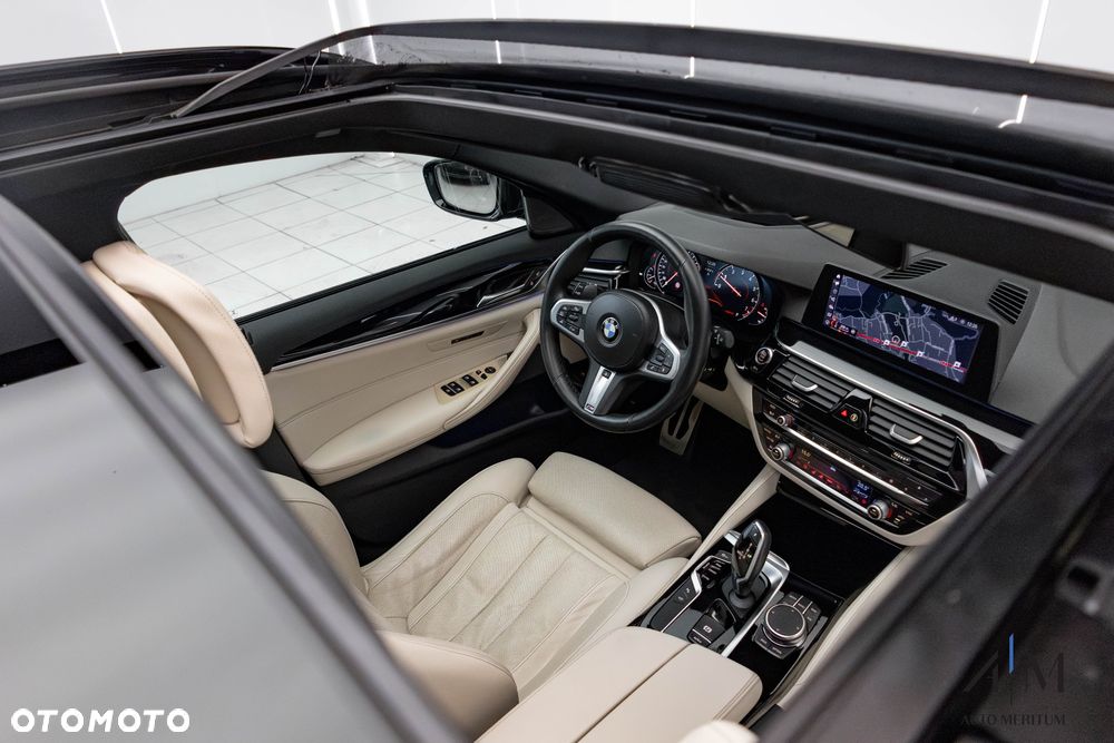 BMW Seria 5 540i xDrive - 26