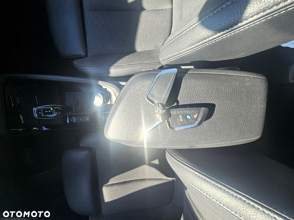 BMW X1 xDrive20d Sport Line - 29