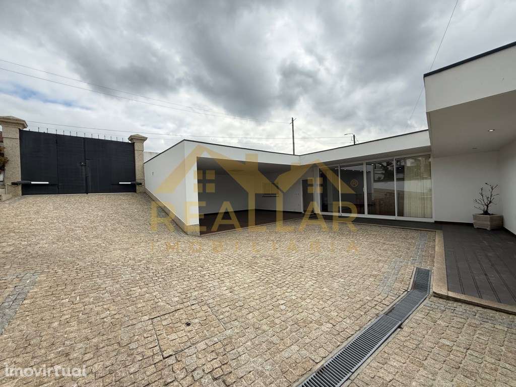 Imponente Moradia T7 em Macieira de Rates - Barcelos - Grande imagem: 3/54