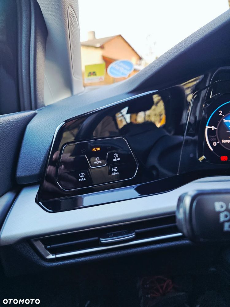 Volkswagen Golf 2.0 TDI Life - 35