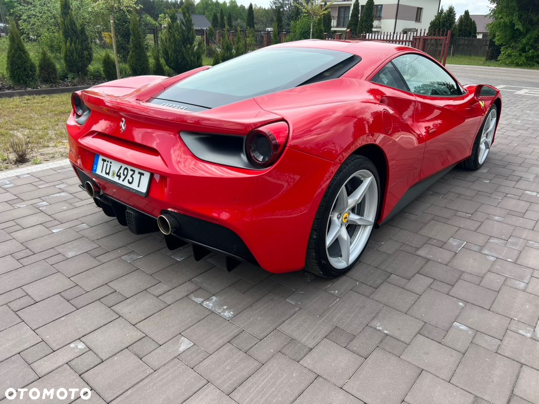 Ferrari 488 - 10