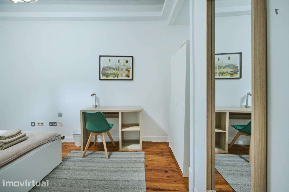 Quarto - localizado em Santos Lisbon - Grande imagem: 2/40