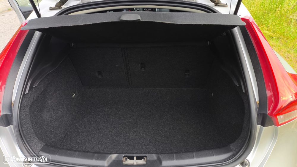 Volvo V40 1.5 T3 Sport Edition Plus Geartronic - 8