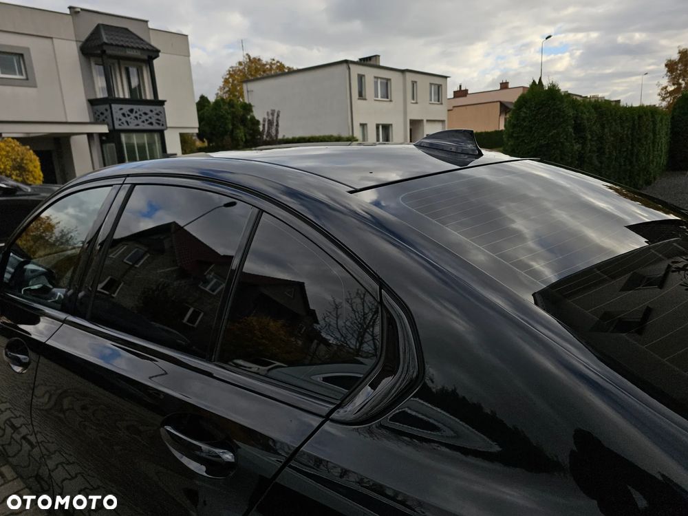 BMW Seria 3 318i Sport Line - 15