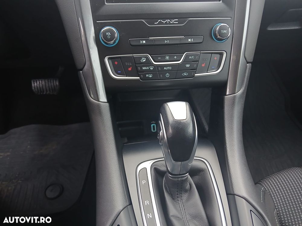 Ford Mondeo 2.0 HEV Trend - 8