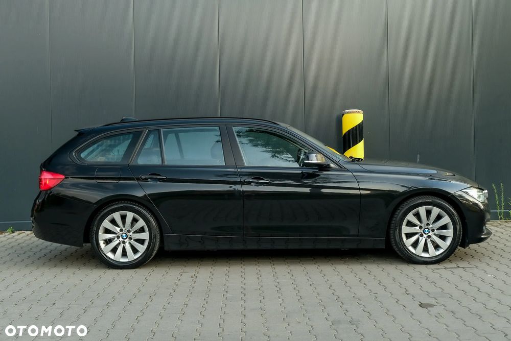 BMW Seria 3 320d Sport Line - 10