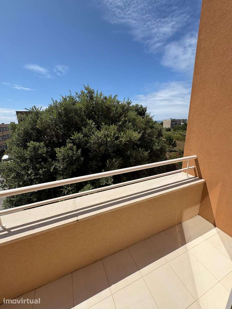 Apartamento T3 junto à praia da Madalena - Grande imagem: 5/31
