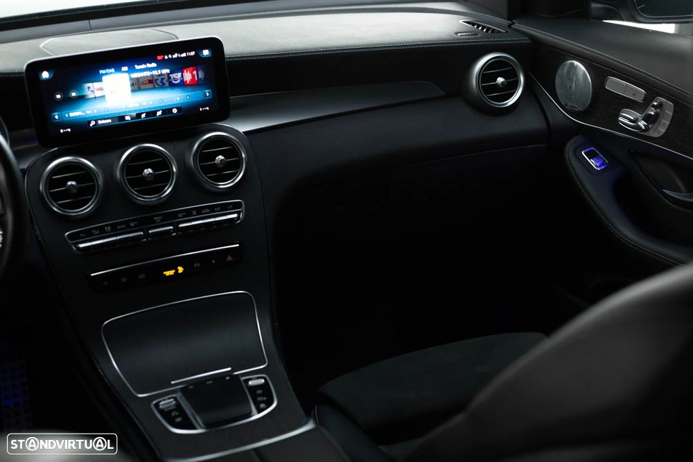Mercedes-Benz GLC 300 e 4Matic 9G-TRONIC AMG Line - 40
