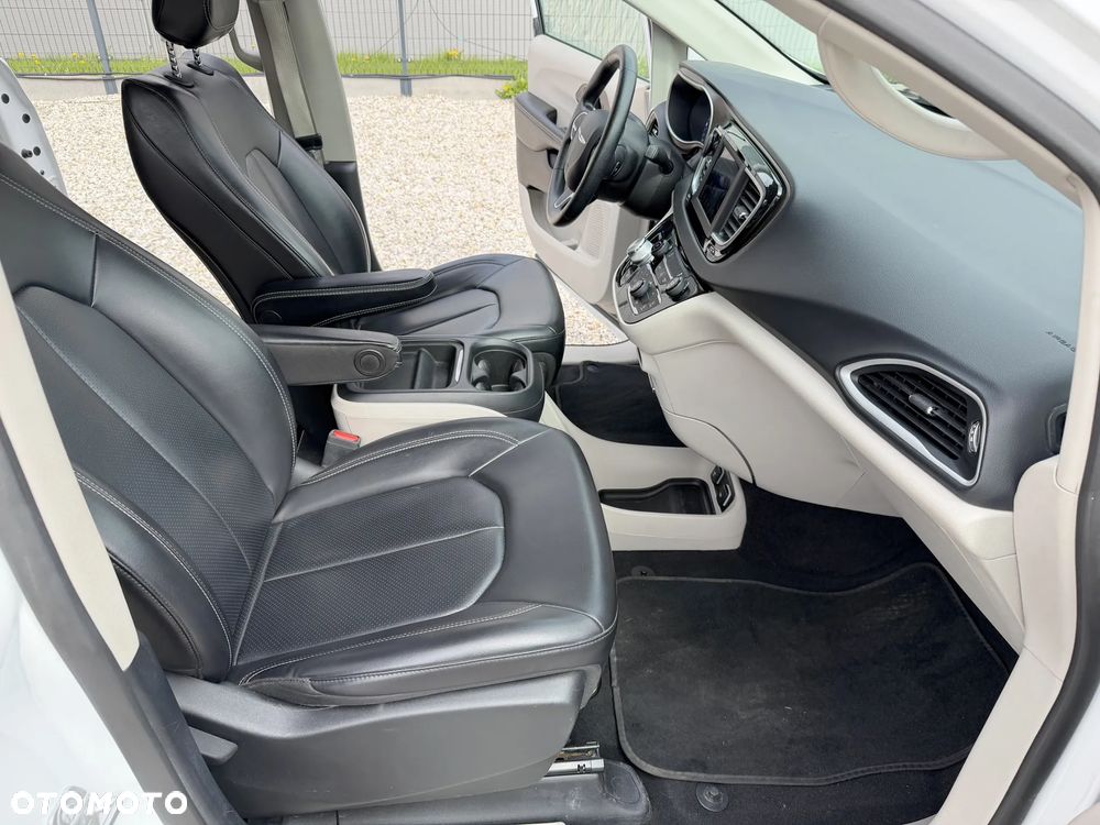 Chrysler Voyager - 8