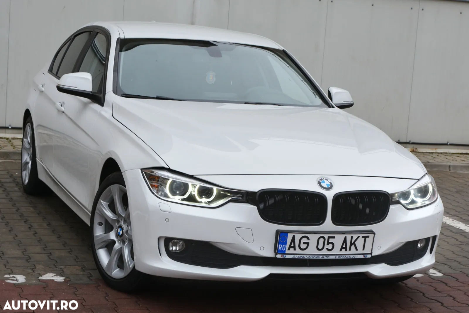 BMW Seria 3 320d - 11