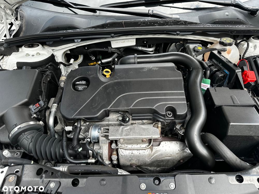 Opel Insignia CT 1.5 T Exclusive S&S - 25