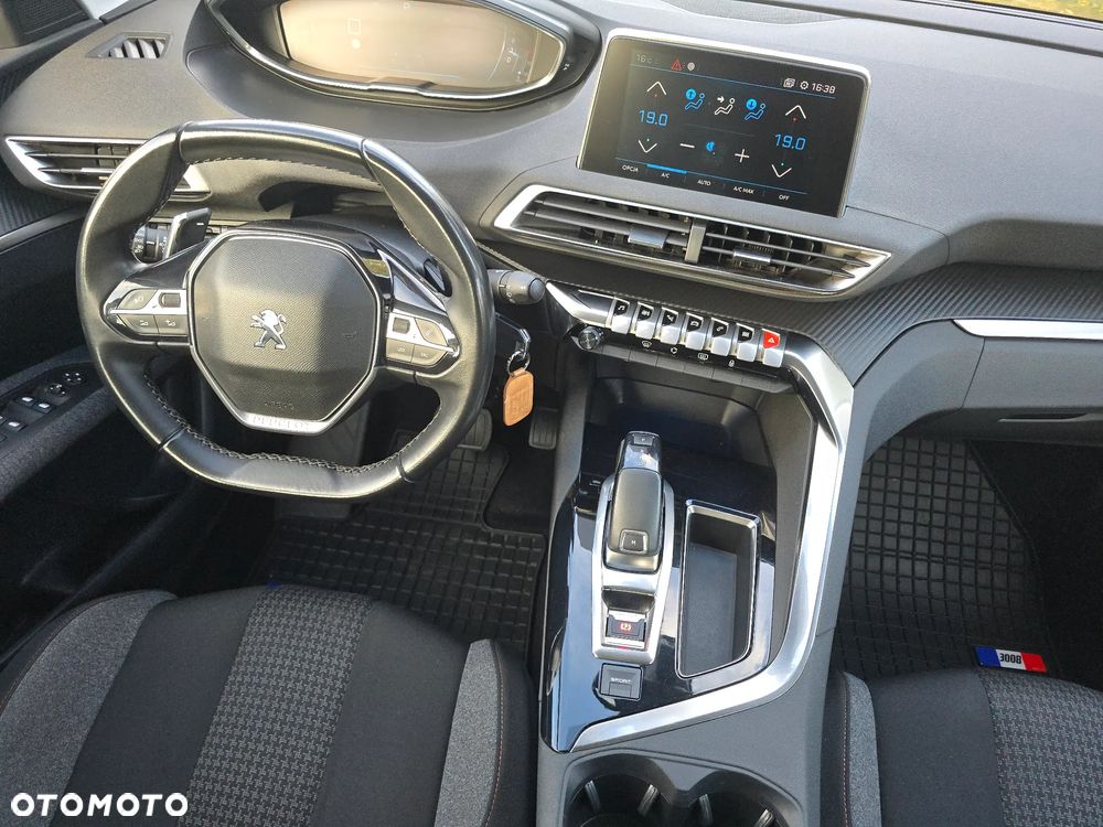 Peugeot 3008 1.5 BlueHDi GT S&S EAT8 - 23