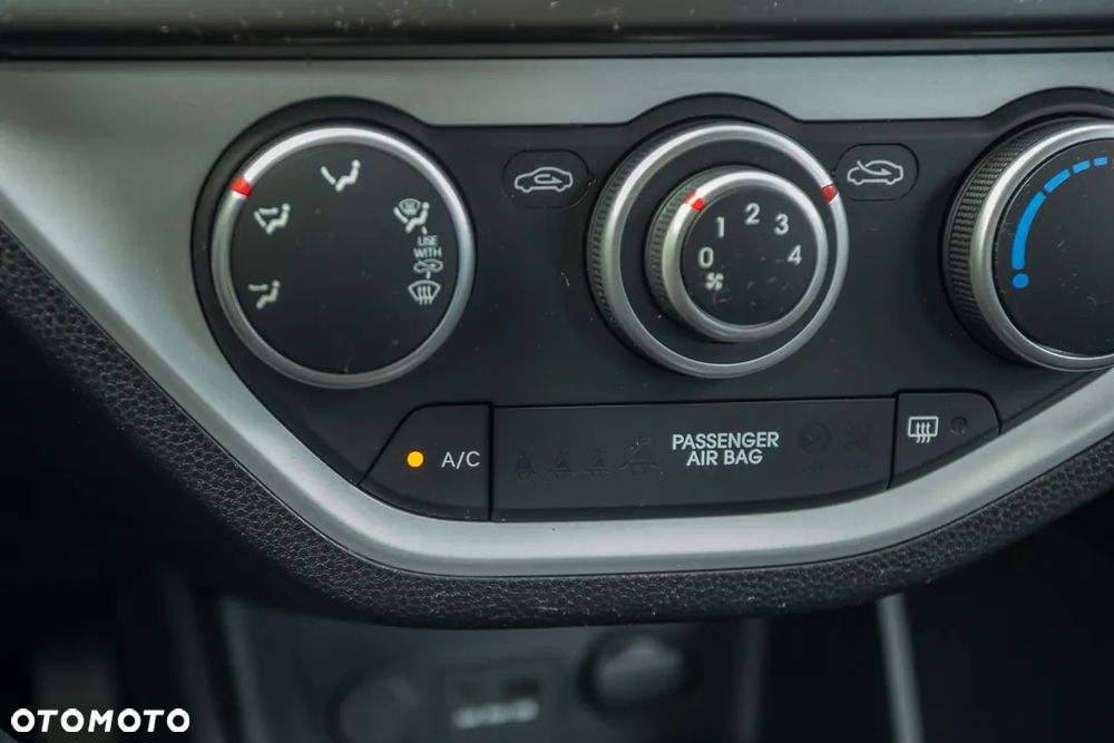 Kia Picanto 1.0 Dream Team Edition - 26