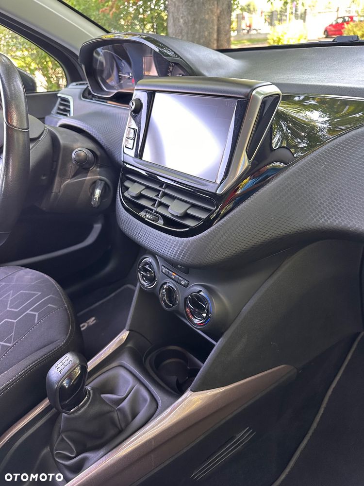 Peugeot 2008 1.2 Pure Tech Active S&S - 10