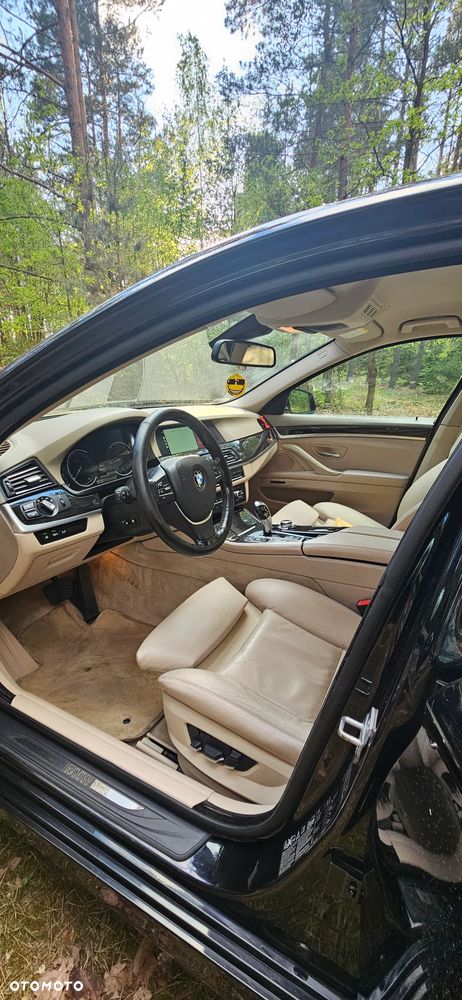 BMW Seria 5 528i xDrive Luxury Line - 23