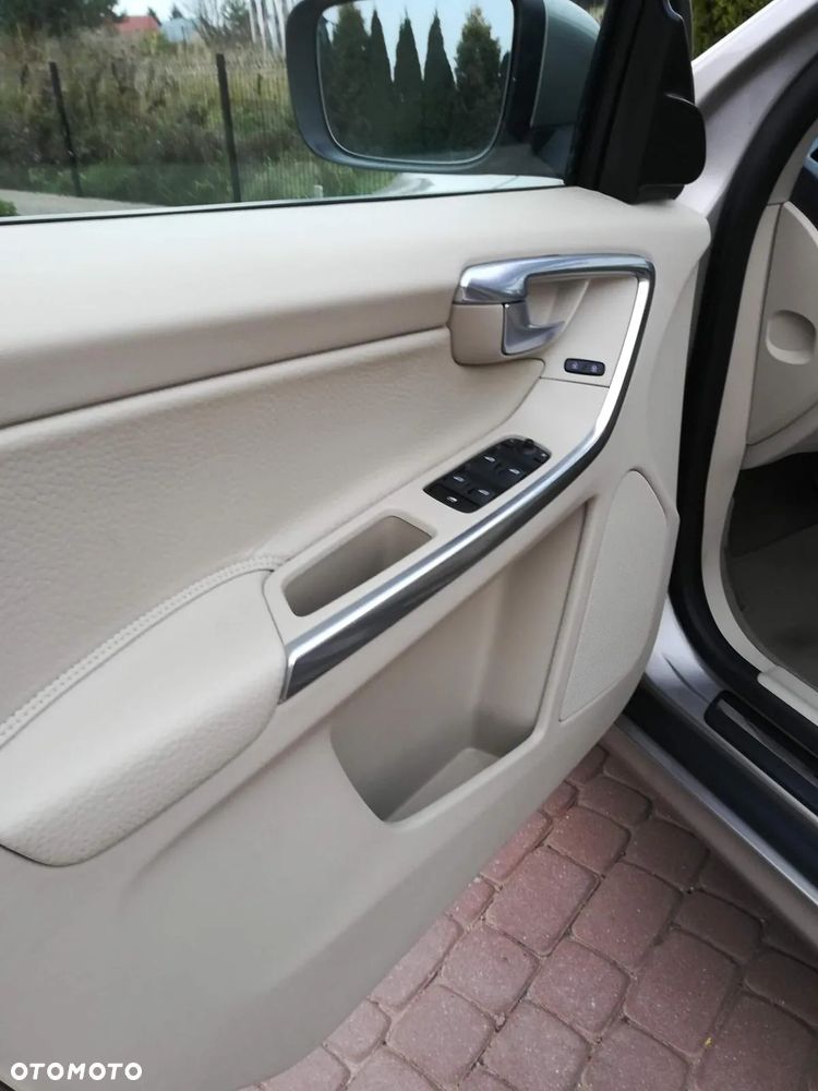 Volvo XC 60 T6 AWD Momentum - 11