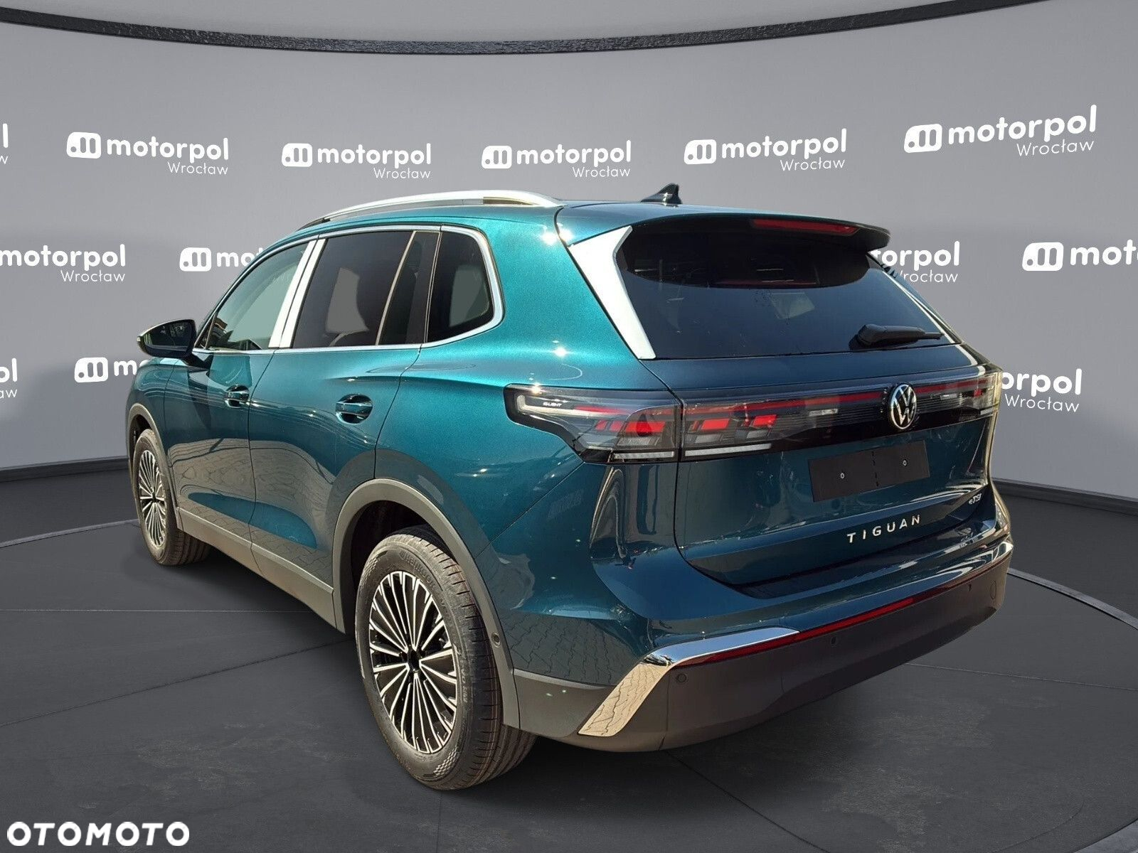 Volkswagen Tiguan - 8