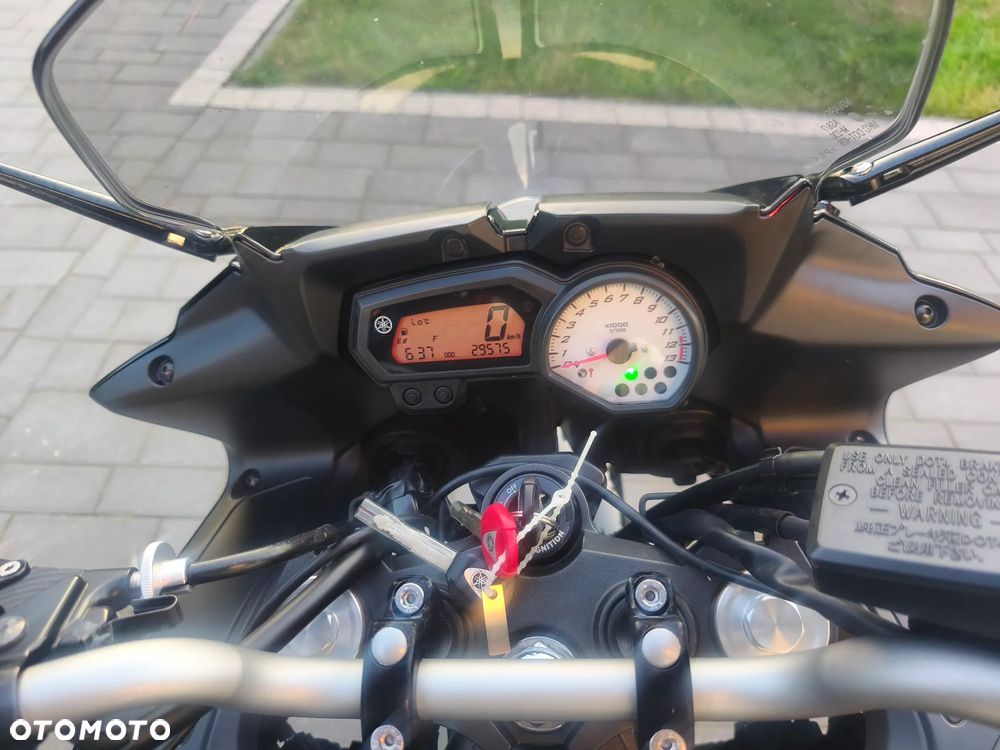 Yamaha FZ8 - 24