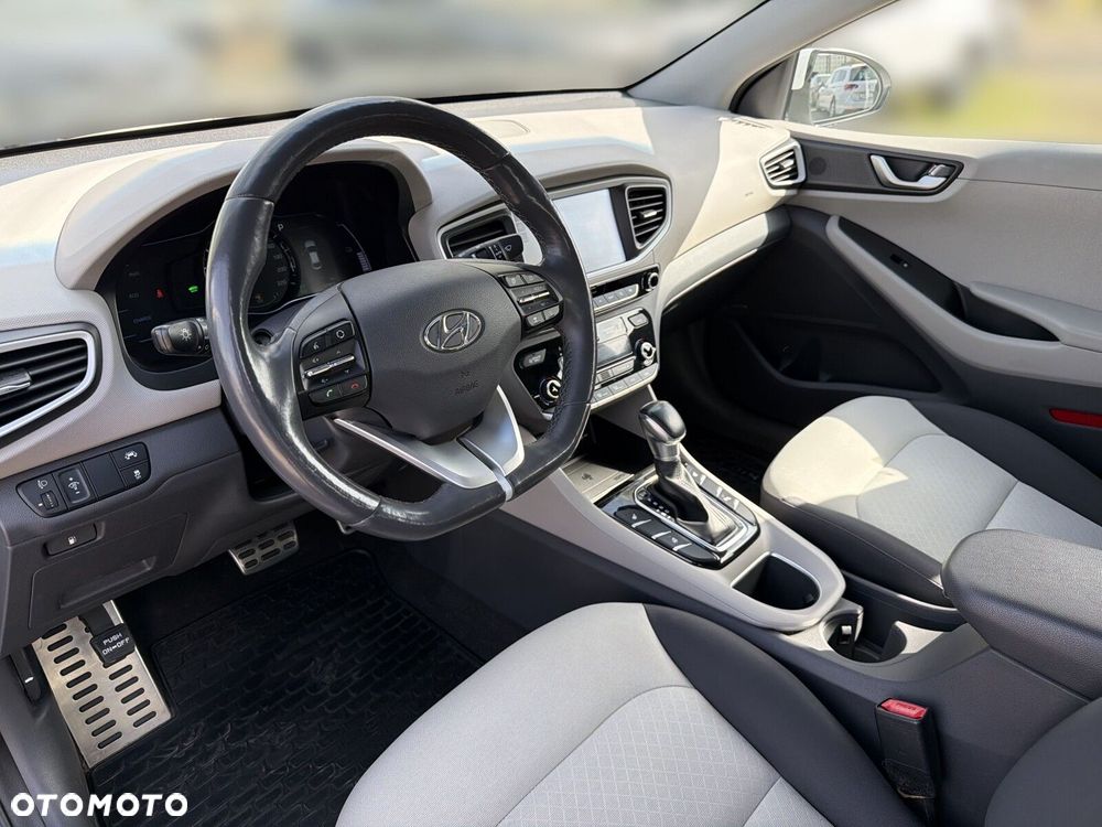 Hyundai IONIQ Hybrid Premium - 11
