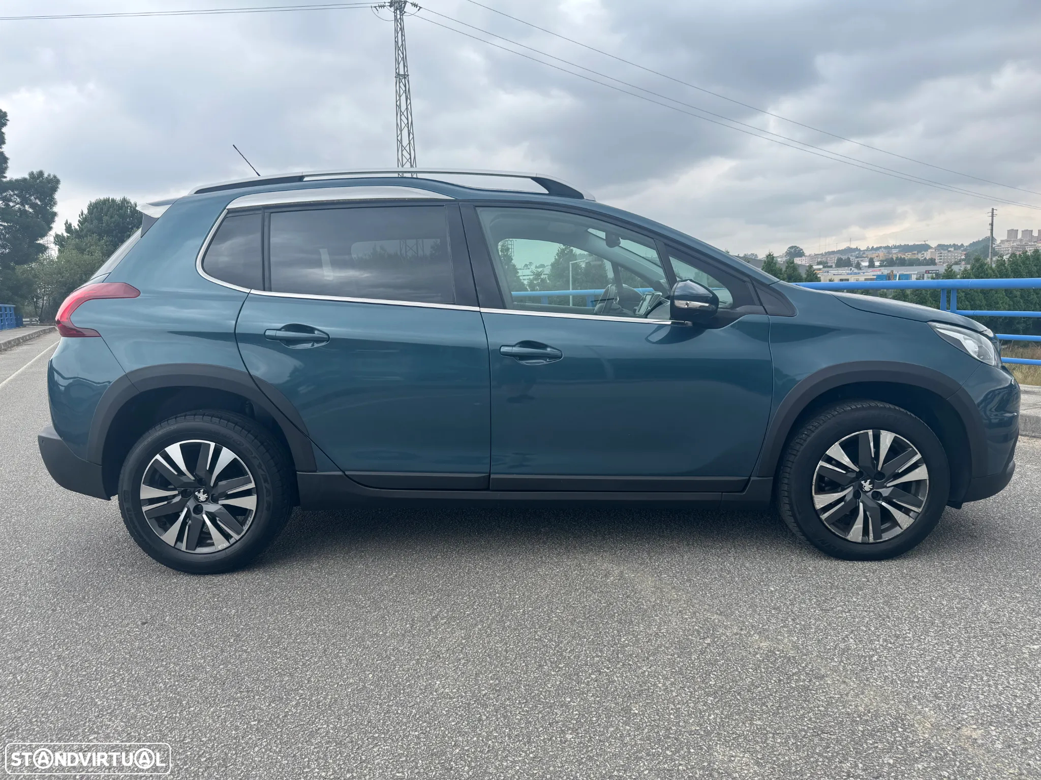 Peugeot 2008 1.2 PureTech Allure - 7