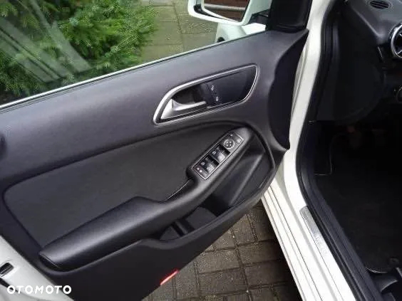 Mercedes-Benz Klasa B 180 (BlueEFFICIENCY) - 13