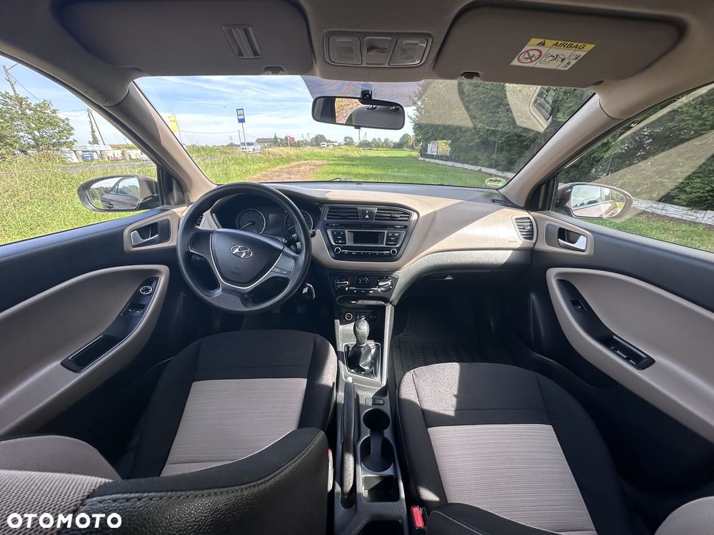 Hyundai i20 1.2 Fresh - 20