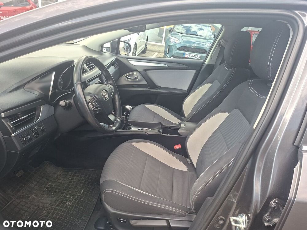 Toyota Avensis 2.0 D-4D Premium - 15