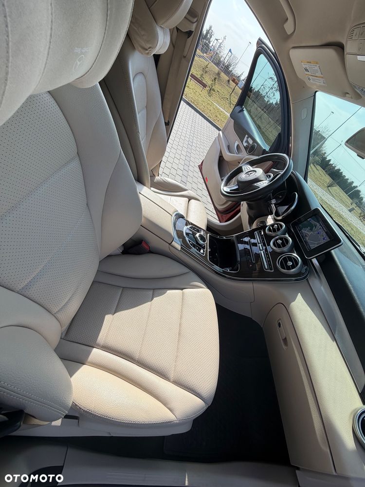 Mercedes-Benz GLC - 31