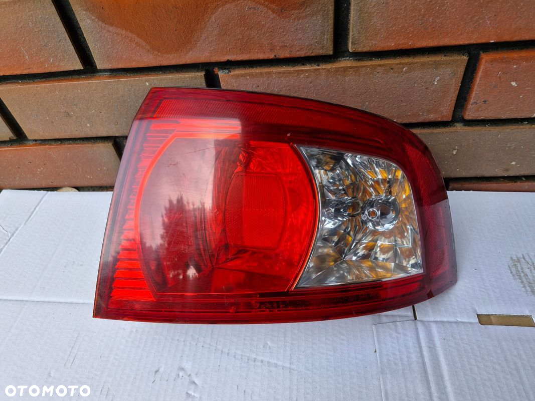 LAMPA TYŁ TYLNA Prawa Kia Magnetis 03-06r Wkład Lampy - 2