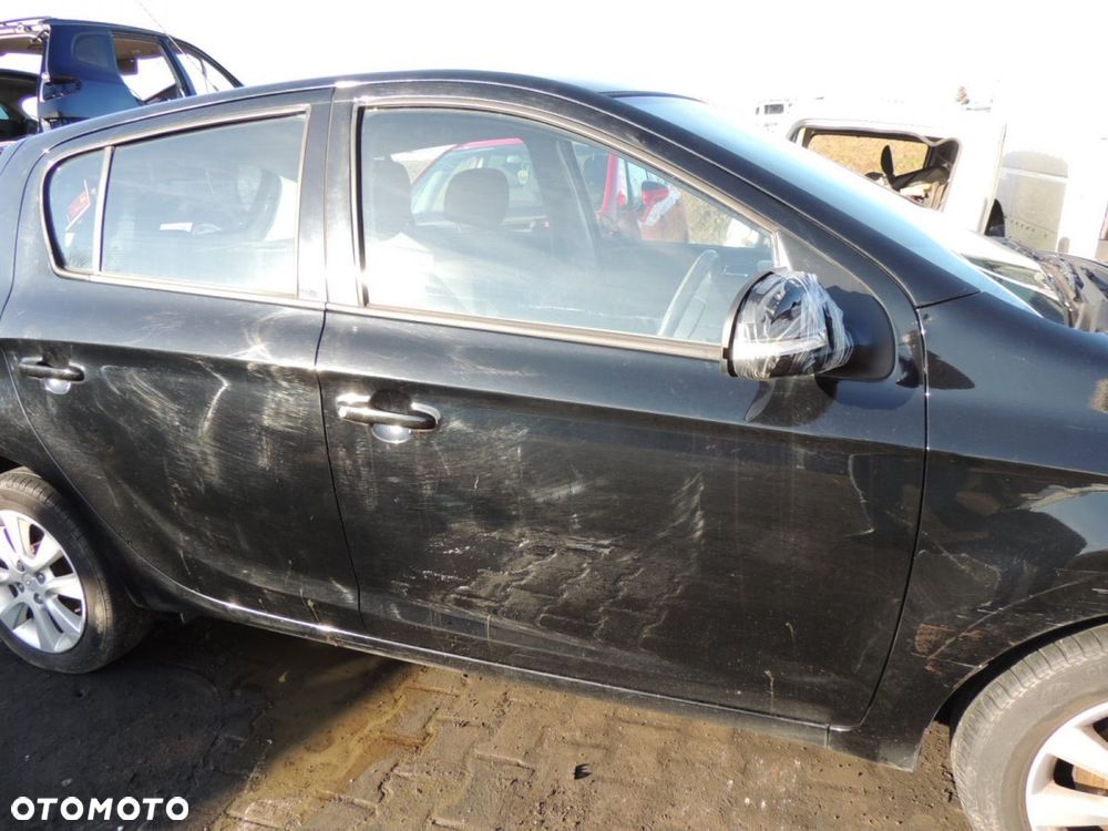 Szyba boczna lewy prawy przód Hyundai I20 '13
