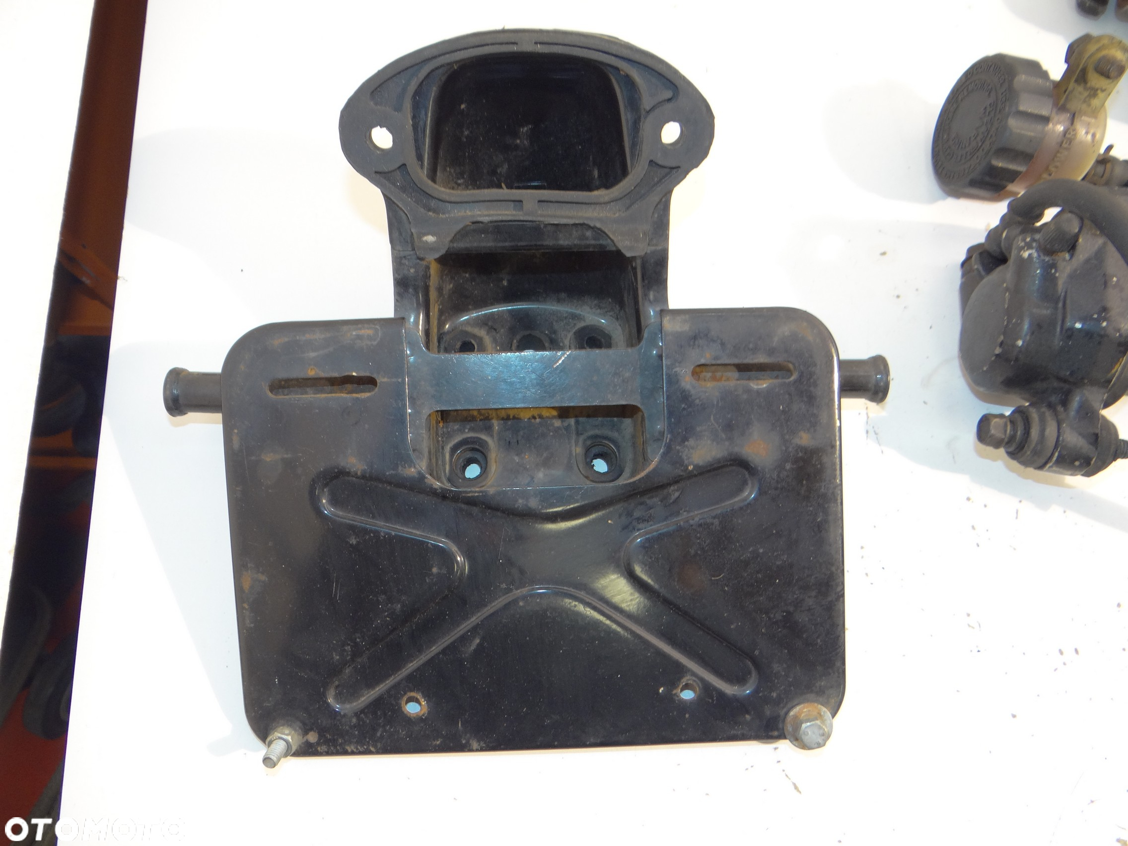 Yamaha XS 360 400 2A2 airbox skrzynka akumulatora króćce króciec zacisk hamulca pompa mocowanie lampy tablicy klakson Y1264 - 4