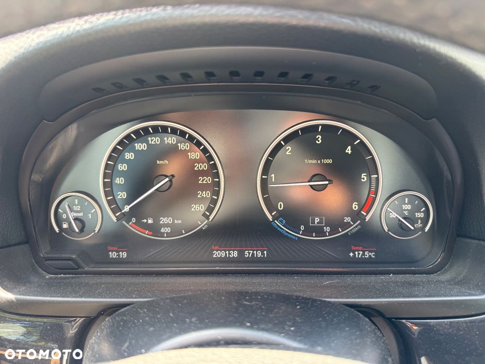 BMW Seria 5 520d - 29