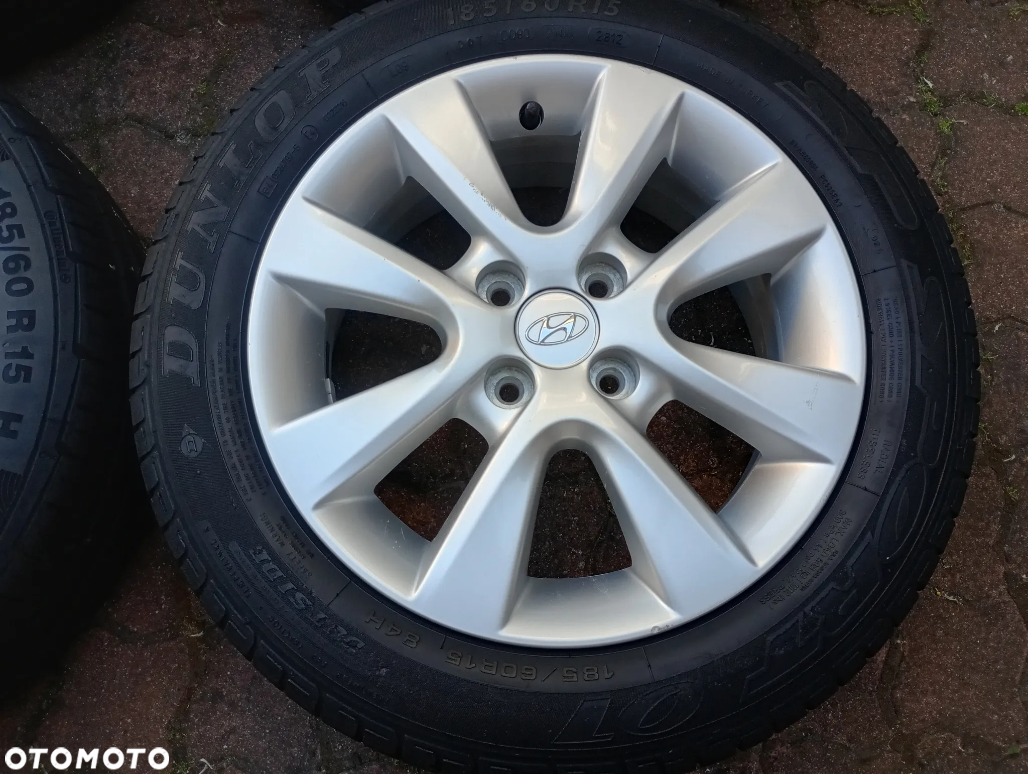 Alufelgi Hyundai I20  śruby 4 x 100  185/60/15 - 3