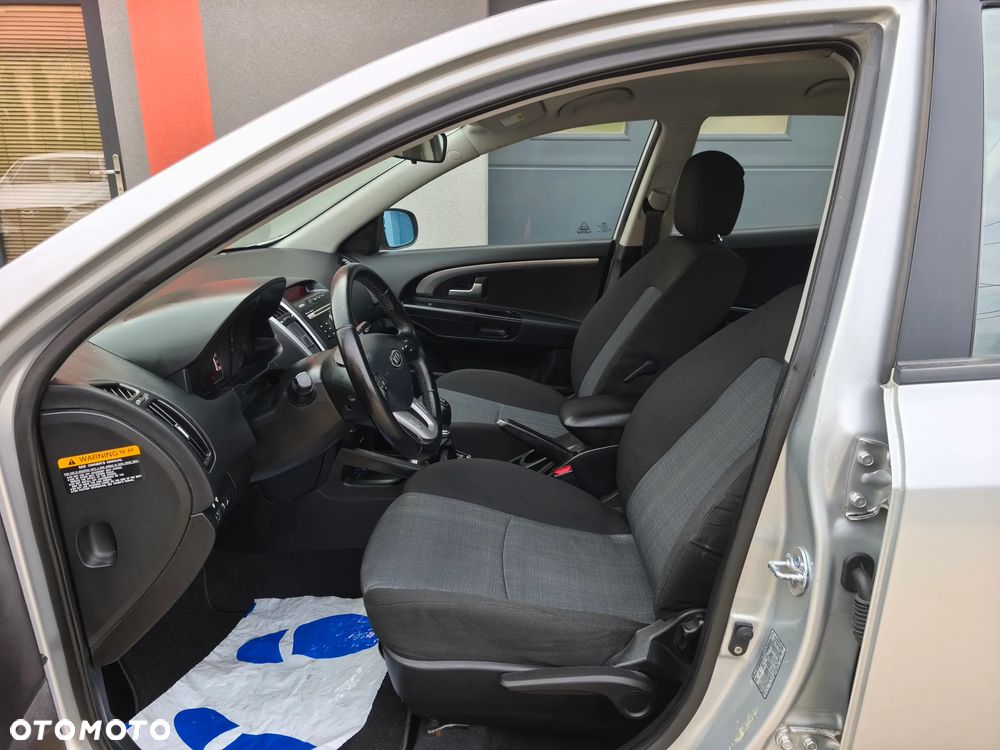 Kia Ceed 1.4 L - 5