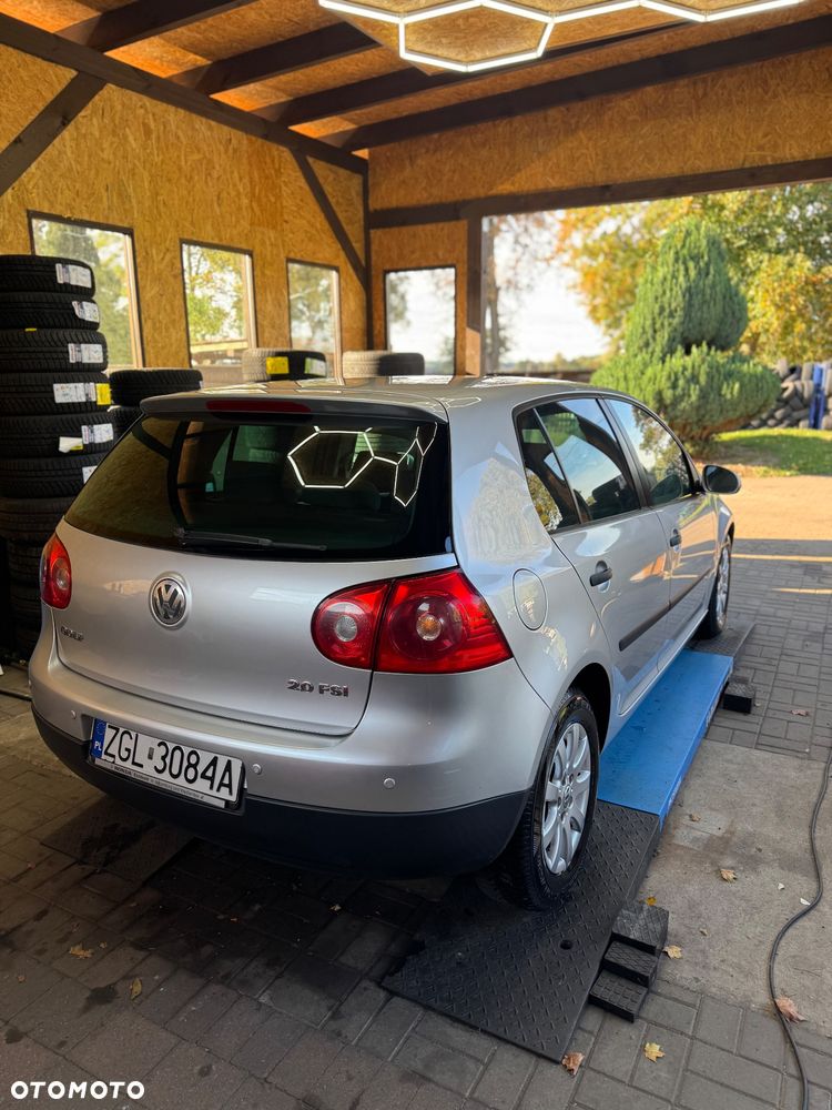Volkswagen Golf 2.0 FSI Comfortline - 5