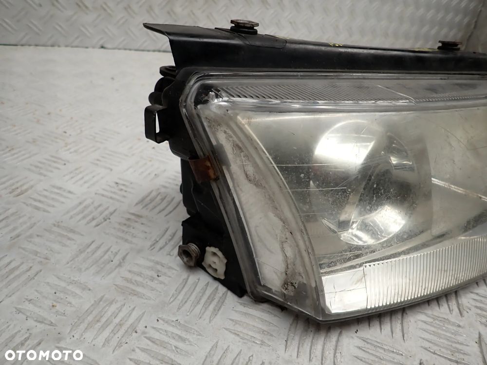 LAMPA PRAWY PRZÓD VW PASSAT B5 przed LIFT - 3