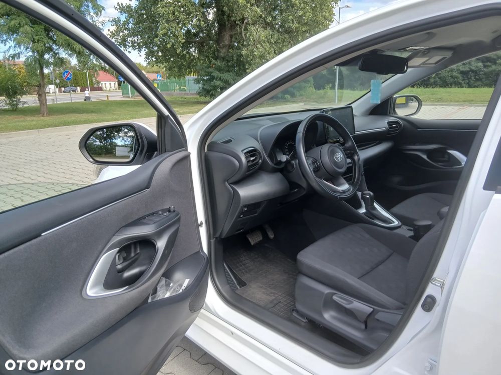 Toyota Yaris - 12