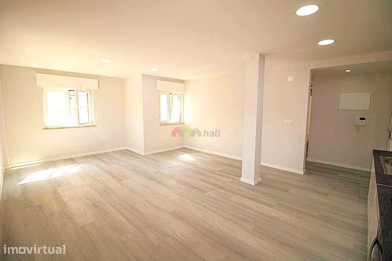Apartamento T2, Remodelado, R/C, c/arrecadação em Corroios - Grande imagem: 4/21